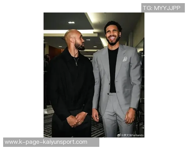 布朗称赞塔图姆积极参与客场比赛展现出色团队精神